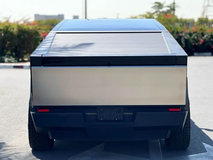 Used Tesla Cybertruck Cyberbeast, 2024 in UAE, Dubai by Royal Motors, Silver color. American Specs | AUTO.AE | Listing #295352 — photo 18 of 20