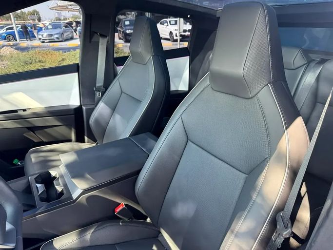 Used Tesla Cybertruck Cyberbeast, 2024 in UAE, Dubai by Royal Motors, Silver color. American Specs | AUTO.AE | Listing #295352 — photo 5 of 20