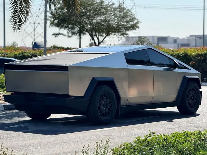 Used Tesla Cybertruck Cyberbeast, 2024 in UAE, Dubai by Royal Motors, Silver color. American Specs | AUTO.AE | Listing #295352 — photo 19 of 20