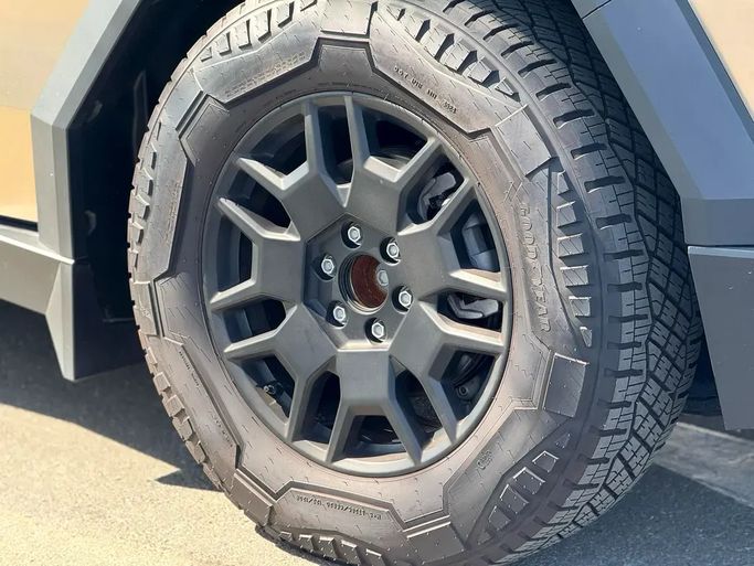 Used Tesla Cybertruck Cyberbeast, 2024 in UAE, Dubai by Royal Motors, Silver color. American Specs | AUTO.AE | Listing #295352 — photo 20 of 20