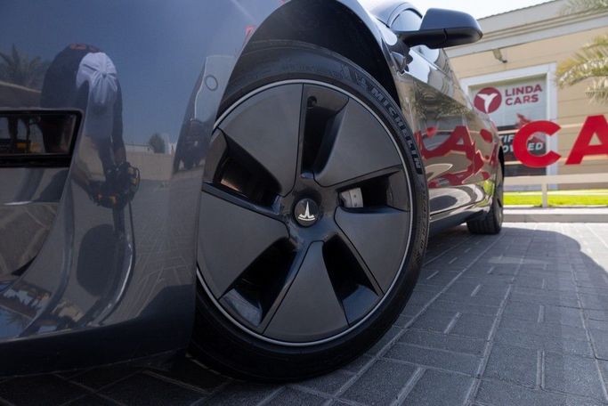 Подержанный Tesla Model 3 Standart I, 2023 в Дубае от Linda Cars Серый цвет. GCC | AUTO.AE