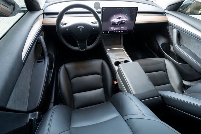 Подержанный Tesla Model 3 Standart I, 2023 в Дубае от Linda Cars Серый цвет. GCC | AUTO.AE