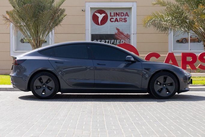 Подержанный Tesla Model 3 Standart I, 2023 в Дубае от Linda Cars Серый цвет. GCC | AUTO.AE
