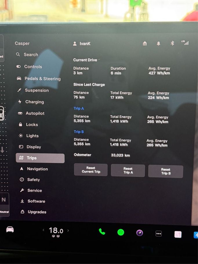 Used Tesla Model X Long Range I Facelift, 2023 in Dubai, Grey color. GCC Specs | AUTO.AE