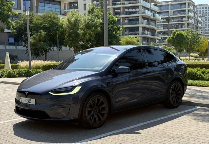 Used Tesla Model X Long Range I Facelift, 2023 in Dubai, Grey color. GCC Specs | AUTO.AE
