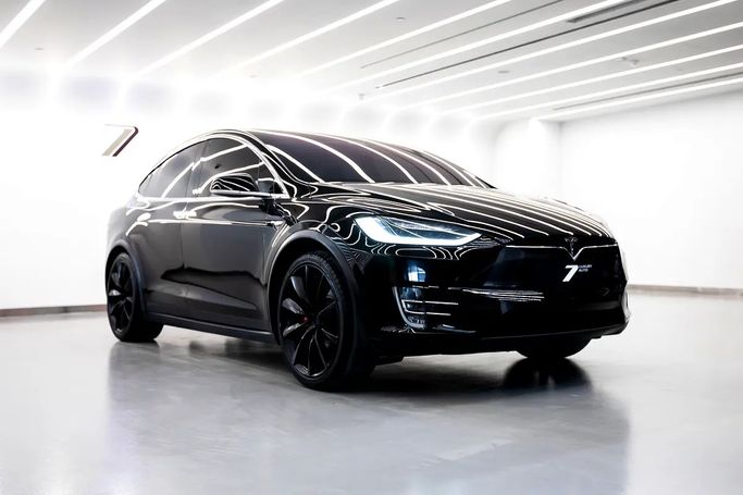 مستعملة Tesla Model X Performance I، 2019 في الإمارات، دبي من 7 Luxury Auto، اللون أسود. المواصفات الأوروبية | AUTO.AE | إعلان #281706 — صورة 2 من 17