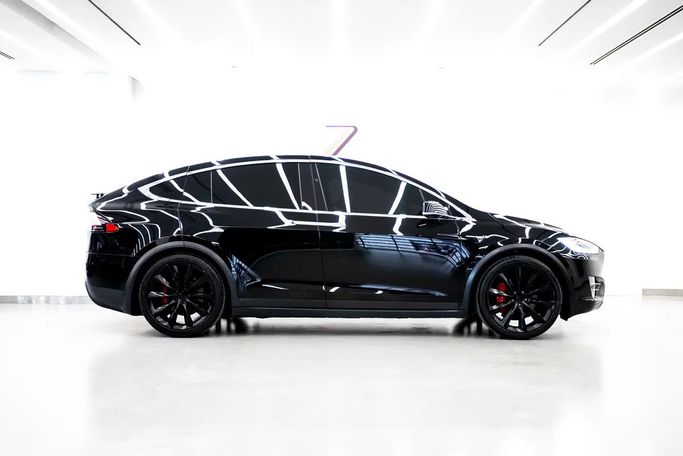 مستعملة Tesla Model X Performance I، 2019 في الإمارات، دبي من 7 Luxury Auto، اللون أسود. المواصفات الأوروبية | AUTO.AE | إعلان #281706 — صورة 6 من 17