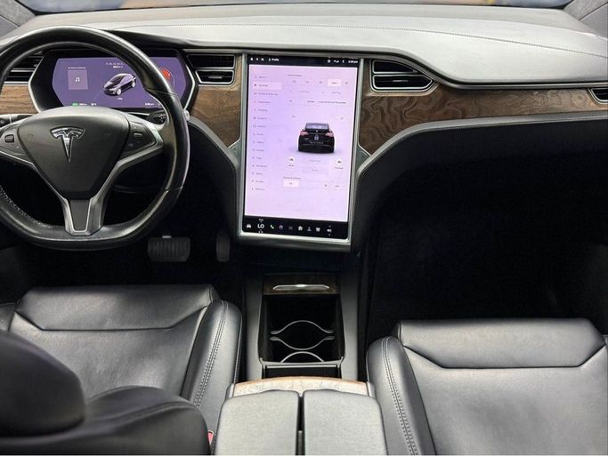 جديدة ⁦Tesla Model X P90D I، 2017⁩ في في الإمارات, دبي من B12 Motors، اللون رمادي. مواصفات الخليج | AUTO.AE | إعلان #287421