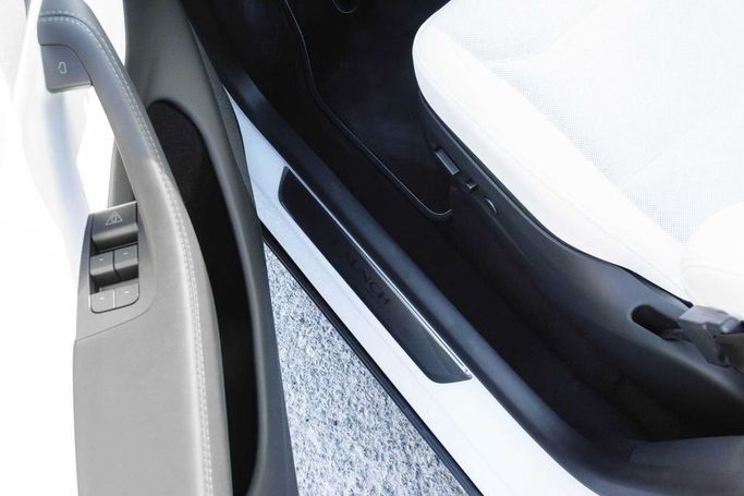 New Tesla Model Y Long Range I Facelift, 2025 in Dubai by Albakheet Motors, White color. Chinese Specs | AUTO.AE