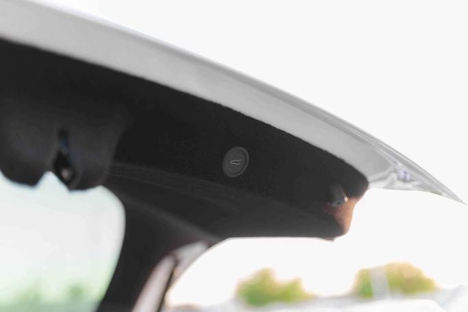 New Tesla Model Y Long Range I Facelift, 2025 in Dubai by Albakheet Motors, White color. Chinese Specs | AUTO.AE