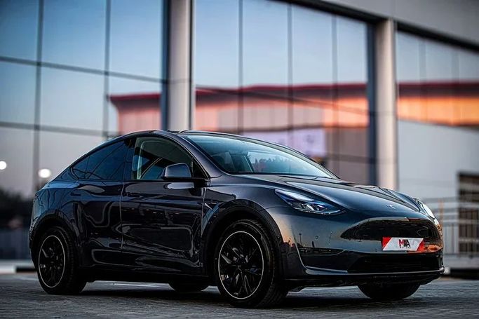 Подержанный Tesla Model Y Long Range I, 2022 в Дубае от MBA Motors Черный цвет. GCC | AUTO.AE