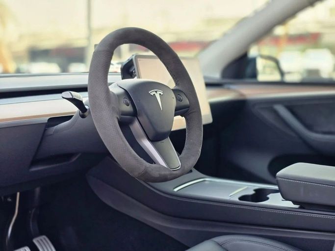 Used Tesla Model Y Performance I, 2024 in Dubai by US Motors, Black color. GCC Specs | AUTO.AE