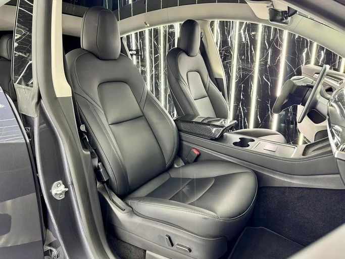 Used Tesla Model Y Long Range I, 2022 in Dubai by Zeus Motors, Grey color. GCC Specs | AUTO.AE