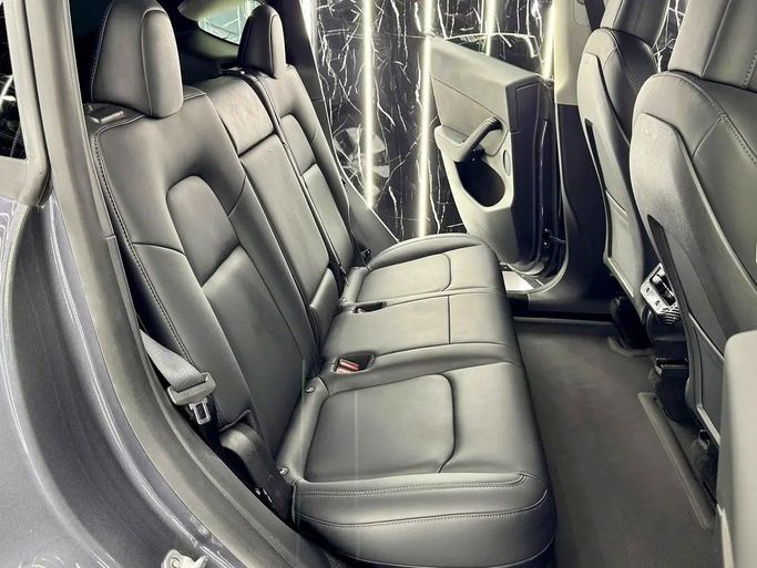 Used Tesla Model Y Long Range I, 2022 in Dubai by Zeus Motors, Grey color. GCC Specs | AUTO.AE