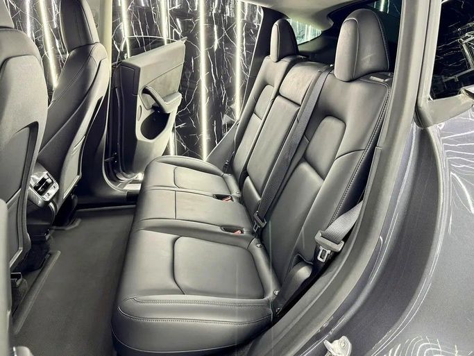 Used Tesla Model Y Long Range I, 2022 in Dubai by Zeus Motors, Grey color. GCC Specs | AUTO.AE