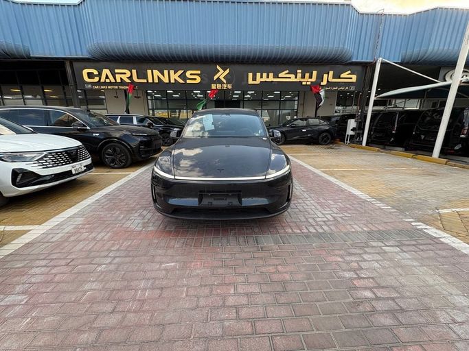 Новый Tesla Model Y Standart I Рестайлинг, 2025 в Дубае от Car Links Motors Trading LLC Серый цвет. Китайская | AUTO.AE