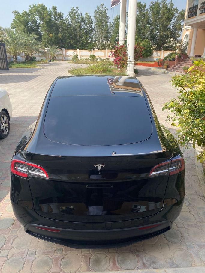 مستعملة Tesla Model Y Long Range I, 2025 في في دبي، اللون أسود. المواصفات الأمريكية | AUTO.AE | إعلان #252678