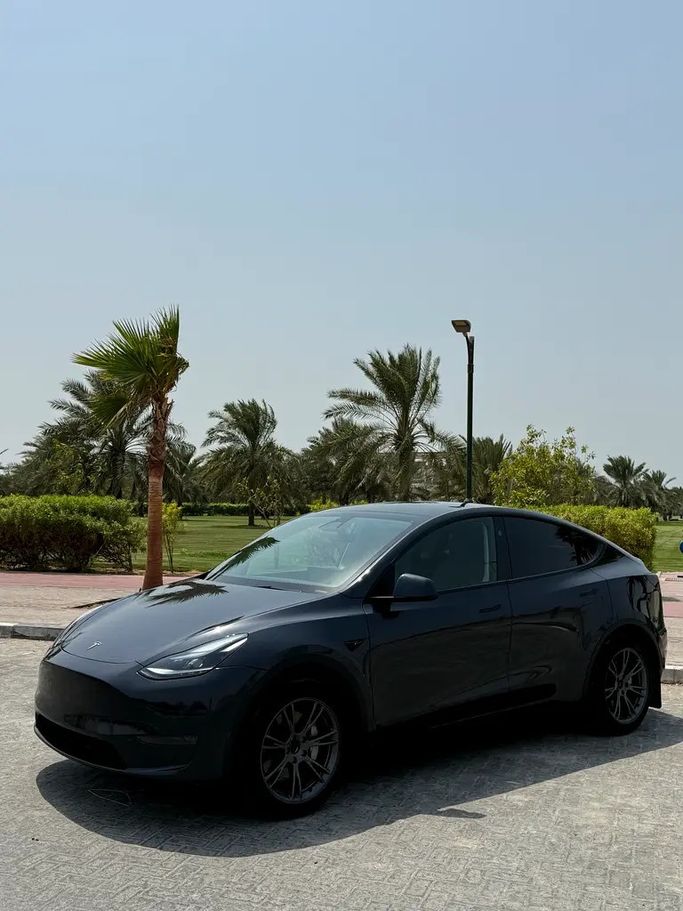 مستعملة Tesla Model Y Long Range I, 2025 في في الإمارات, دبي من Ardh Al Rawdha Used Cars، اللون أسود. المواصفات الأمريكية | AUTO.AE | إعلان #280119