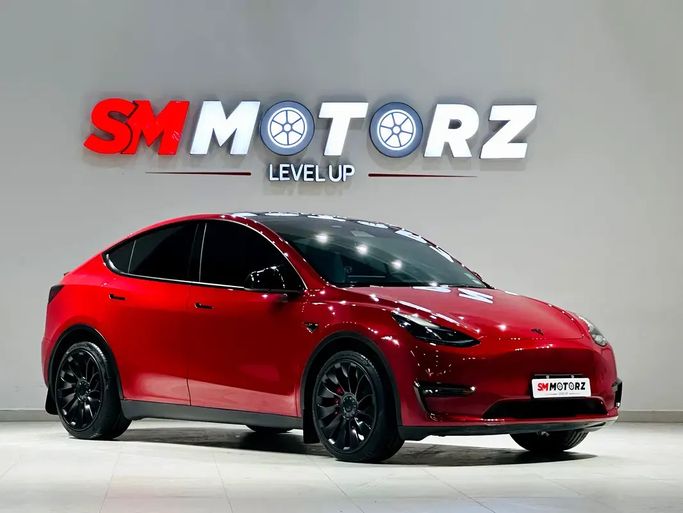 مستعملة ⁦Tesla Model Y Long Range I، 2023⁩ في في الإمارات, دبي من SM MOTORZ، اللون أحمر. المواصفات الأمريكية | AUTO.AE | إعلان #290586