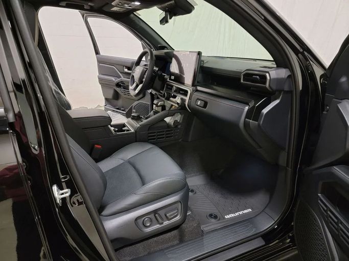 Новый Toyota 4Runner VI, 2.4 л, 2025 в Дубае от Allied Motors Черный цвет. Other | AUTO.AE