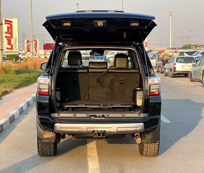 Подержанный Toyota 4Runner V Рестайлинг, 4.0 л, 2020 в Дубае от Lucky Star Motors Черный цвет. Американская | AUTO.AE