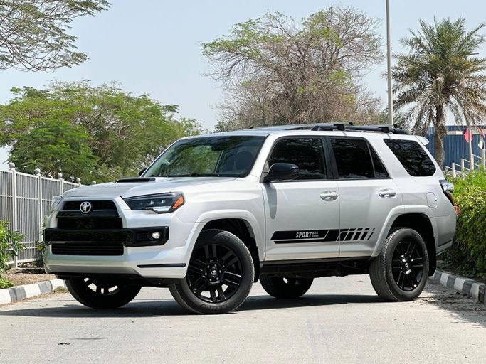 Подержанный Toyota 4Runner V Рестайлинг, 4.0 л, 2016 в Дубае от Aryana Motors Fzco Серебристый цвет. Американская | AUTO.AE | Объявление #261325