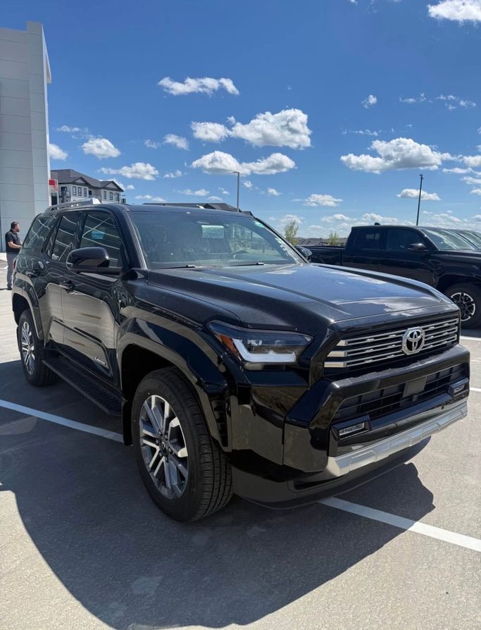 جديدة Toyota 4Runner سادساً, 2.4 l, 2026 في في دبي، اللون أسود. المواصفات الكندية | AUTO.AE | إعلان #263894