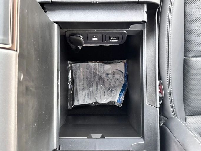 Новый Toyota Alphard IV, 2.5 л, 2024 в Дубае от Allied Motors Черный цвет. Японская | AUTO.AE