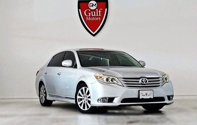 Подержанный Toyota Avalon III Рестайлинг 2, 3.5 л, 2012 в Дубае от Gulf Motors Серебристый цвет. GCC | AUTO.AE