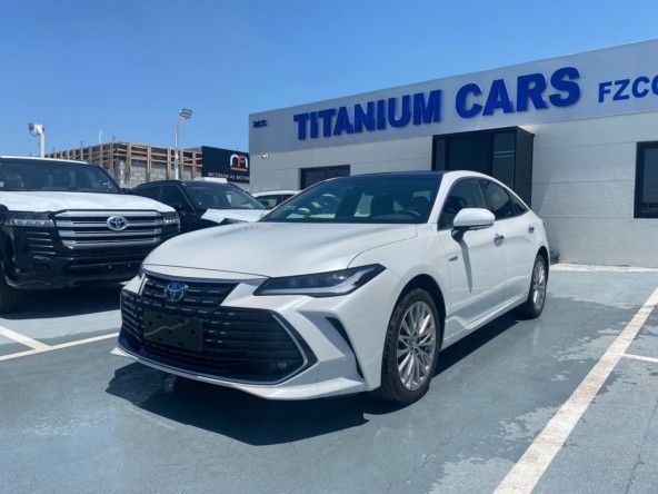 Новый Toyota Avalon V, 2.5 л, 2023 в Дубае от Titanum Cars Белый цвет. Other | AUTO.AE