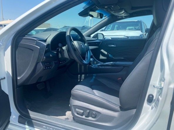 Новый Toyota Avalon V, 2.5 л, 2023 в Дубае от Titanum Cars Белый цвет. Other | AUTO.AE