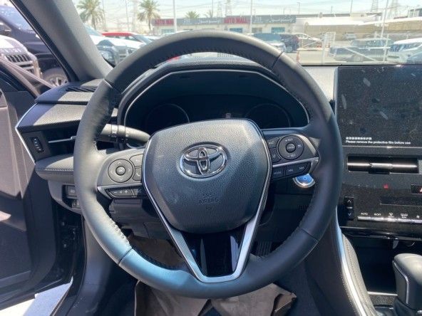 Новый Toyota Avalon V, 2.5 л, 2023 в Дубае от Titanum Cars Черный цвет. Other | AUTO.AE