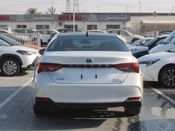Новый Toyota Avalon V, 2.5 л, 2024 в Дубае от Titanum Cars Белый цвет.  | AUTO.AE