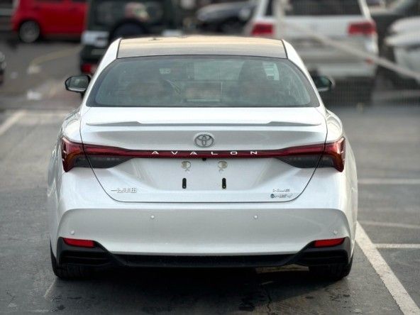 Новый Toyota Avalon V, 2.5 л, 2024 в Дубае от Titanum Cars Белый цвет. Other | AUTO.AE