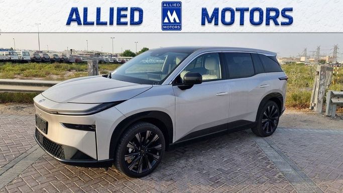 Новый Toyota bZ3X, 2025 в Дубае от Allied Motors Серебристый цвет. Other | AUTO.AE