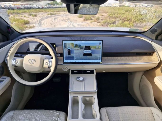 Новый Toyota bZ3X, 2025 в Дубае от Allied Motors Серебристый цвет. Other | AUTO.AE