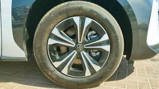 Новый Toyota bZ4X I, 2024 в Дубае от Falcons GT Motors FZCO Белый цвет. Китайская | AUTO.AE