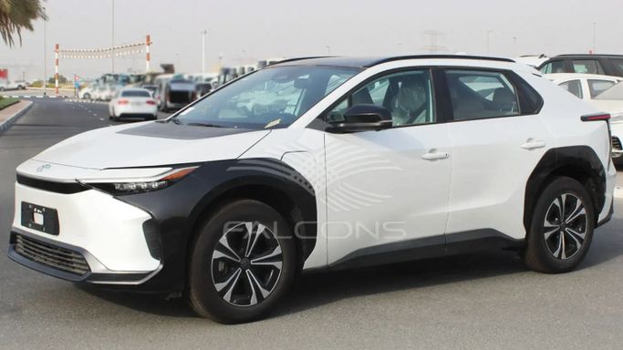 Новый Toyota bZ4X I, 2023 в Дубае от Falcons GT Motors FZCO Белый цвет. Other | AUTO.AE