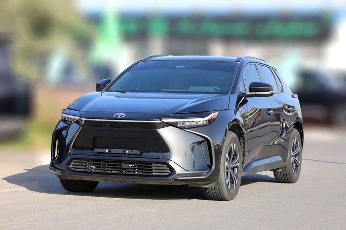 مستعملة Toyota bZ4X I, 2023 في في دبي من JES Motors، اللون رمادي.  | AUTO.AE | إعلان #254774