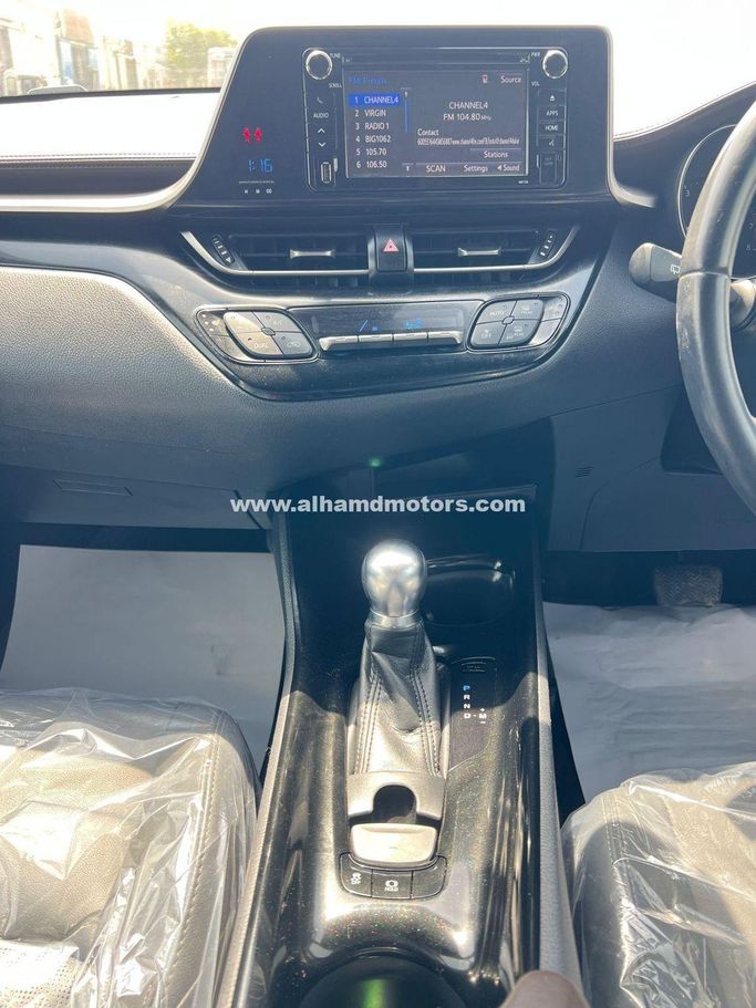 Used Toyota C-HR I, 1.2 l, 2017 in Dubai by Alhamd Motors, Yellow color. Other | AUTO.AE