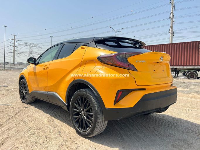 Used Toyota C-HR I, 1.2 l, 2017 in Dubai by Alhamd Motors, Yellow color. Other | AUTO.AE