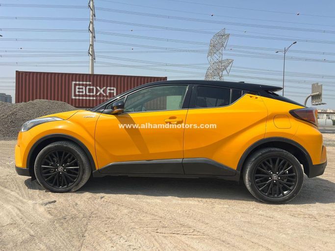 Used Toyota C-HR I, 1.2 l, 2017 in Dubai by Alhamd Motors, Yellow color. Other | AUTO.AE
