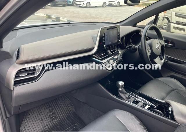 Used Toyota C-HR I Facelift, 1.2 l, 2020 in Dubai by Alhamd Motors, Silver color. Other | AUTO.AE