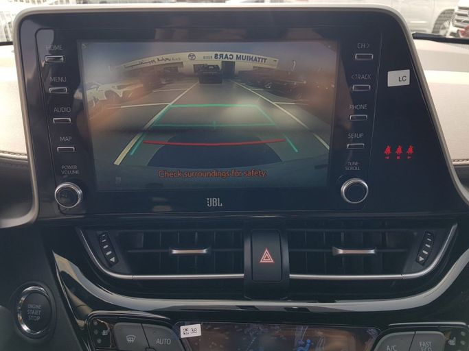 Новый Toyota C-HR I Рестайлинг, 1.2 л, 2022 в Дубае от Titanum Cars Серебристый цвет. Other | AUTO.AE