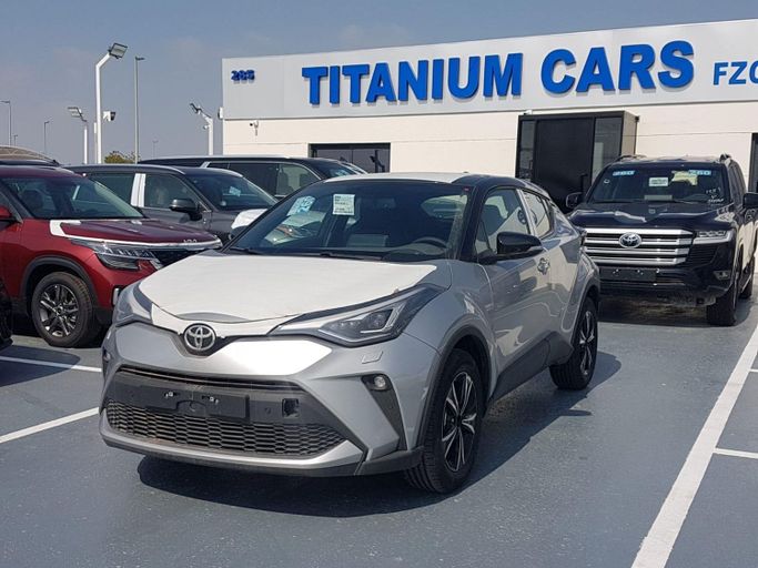 Новый Toyota C-HR I Рестайлинг, 1.2 л, 2022 в Дубае от Titanum Cars Серебристый цвет. Other | AUTO.AE