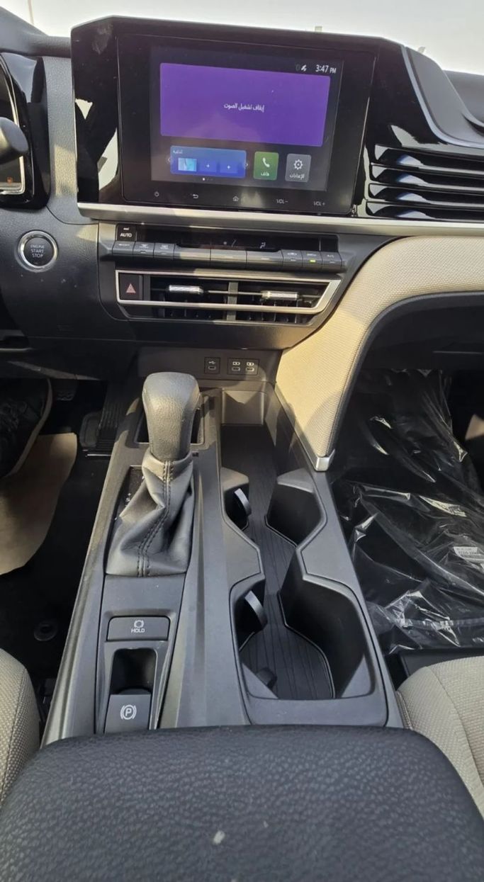 New Toyota Camry IX (XV80), 2.5 l, 2025 in Dubai by Mohamed Hakim Motors, White color. GCC Specs | AUTO.AE