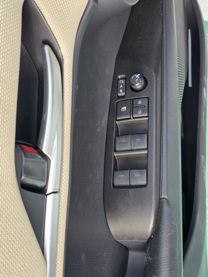 New Toyota Camry IX (XV80), 2.5 l, 2025 in Dubai by Mohamed Hakim Motors, White color. GCC Specs | AUTO.AE