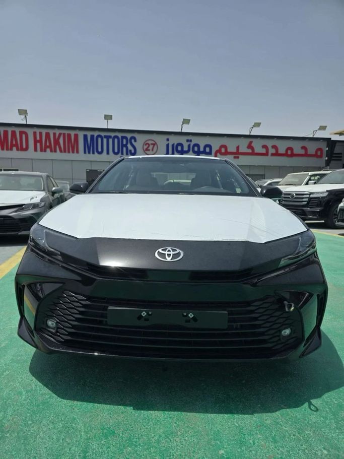 New Toyota Camry IX (XV80), 2.5 l, 2025 in Dubai by Mohamed Hakim Motors, Black color. GCC Specs | AUTO.AE
