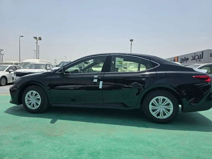 New Toyota Camry IX (XV80), 2.5 l, 2025 in Dubai by Mohamed Hakim Motors, Black color. GCC Specs | AUTO.AE