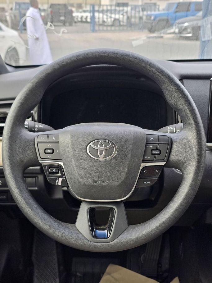 New Toyota Camry IX (XV80), 2.5 l, 2025 in Dubai by Mohamed Hakim Motors, Bronze color. GCC Specs | AUTO.AE
